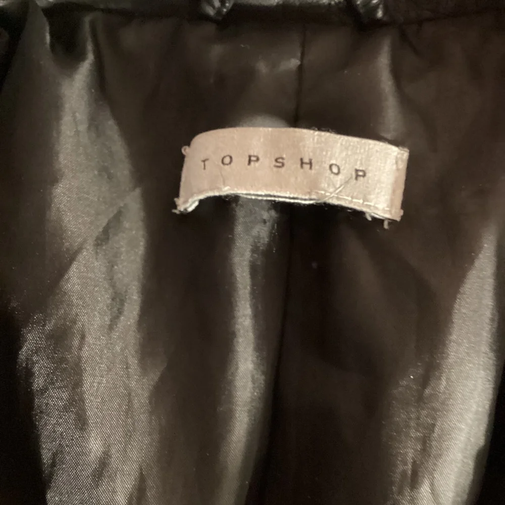 Size 6 Topshop Black Faux Leather classic Moto Jacket pockets Zippers Unisex - Picture 9 of 12